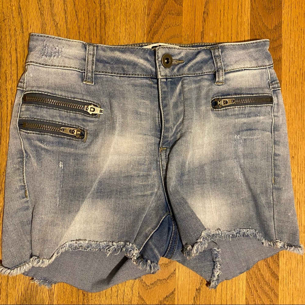 ONLY Olivia Regular Stretch Light Blue Faded Denim Jean Shorts